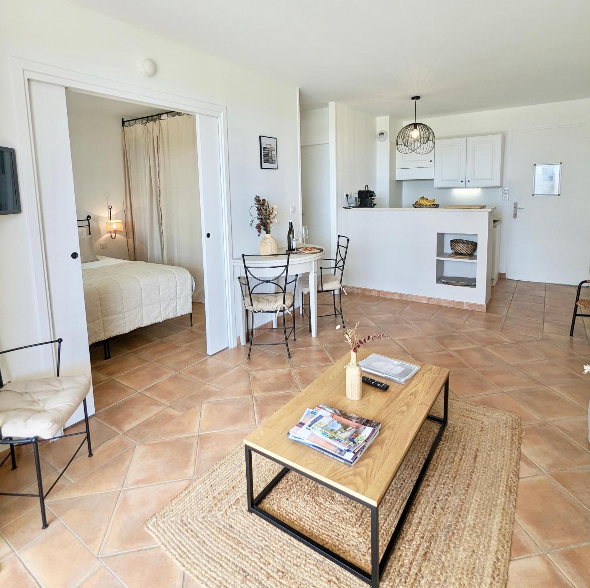 Allura Golf Appartement ソルマーヌ・ド・ボークリューズ エクステリア 写真